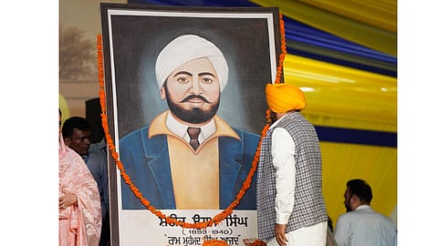 Chief Minister paid floral tributes to Shaheed Udham Singh.