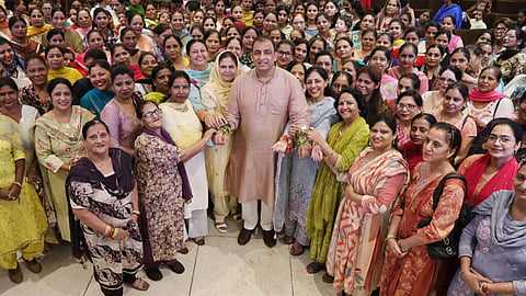 Thousands of women tie rakhi to Nitin Kohli 
