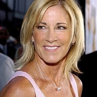 Tennis great Chris Evert undergoing treatment for Stage 1 ovarian cancer
