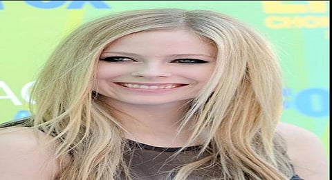 Avril Lavigne says teenage stardom was really awkward