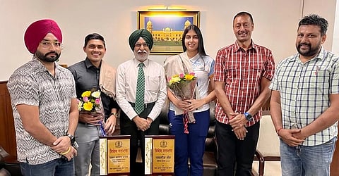 K B Pathak goalkeeper of Indian hockey team welcomed by district administration 