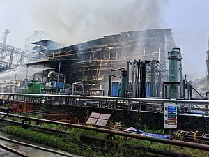 Maha pharma factory blaze-cum-blast kills six, 5 others missing
