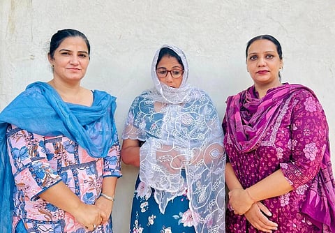 Vigilance Bureau nabs lady for taking Rs 20,000 cash, cheque amounting to Rs 30,000 bribe