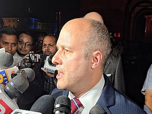 India expels 6 Canadian diplomats hours after withdrawing its envoy to Canada