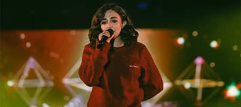 Monali Thakur stops concert prematurely due to safety concerns                    