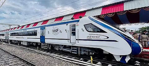 Indore-Delhi Vande Bharat Train, Indore Delhi Vande Bharat Express, Indore Delhi Vande Bharat Sleeper Train, Vande Bharat Sleeper Train Indore to Delhi|