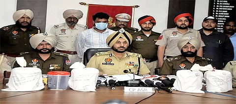 unjab police busts cross-border drug cartel; one held with 8.08kg heroin, one pistol