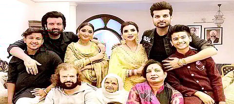 Punjabi Sufi SingerHans Raj Hans’ wife passes away, last rites to be performed tomorrow