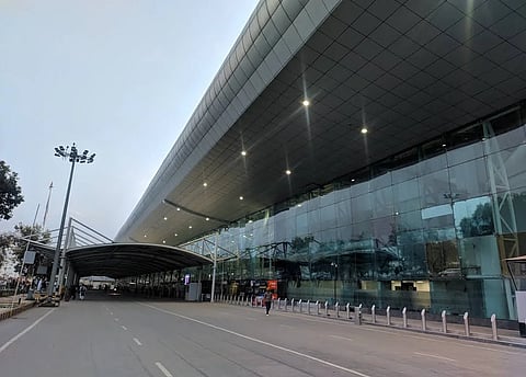 DRI nabs passenger carrying US $41,400 at Amritsar Airport