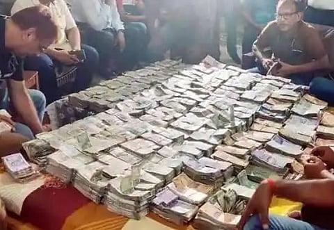 Patna Drug Inspector Jitendra Kumar residence raided; Cash stashed in 4 sacks, jewelry & more seized