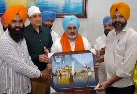 Newly appointed Health Minister Chetan Singh Jauramajra arrives at Sachkhand Sri Harmandir Sahib to pay obeisance