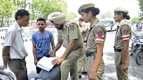 Punjab's New Traffic violation rules: Fine from Rs 1000 - 40,000 for using phone while driving, Drink & Drive; In Detail