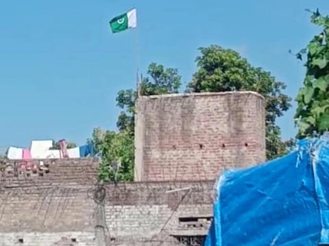 Pakistan national flag hoisted a top of a house in Kushinagar; detailed investigation underway, one arrested: Watch the Video here