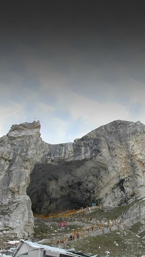 Amarnath Yatra Begins: First Group of Pilgrims Starts Journey to Cave Shrine See Stunning Pictures