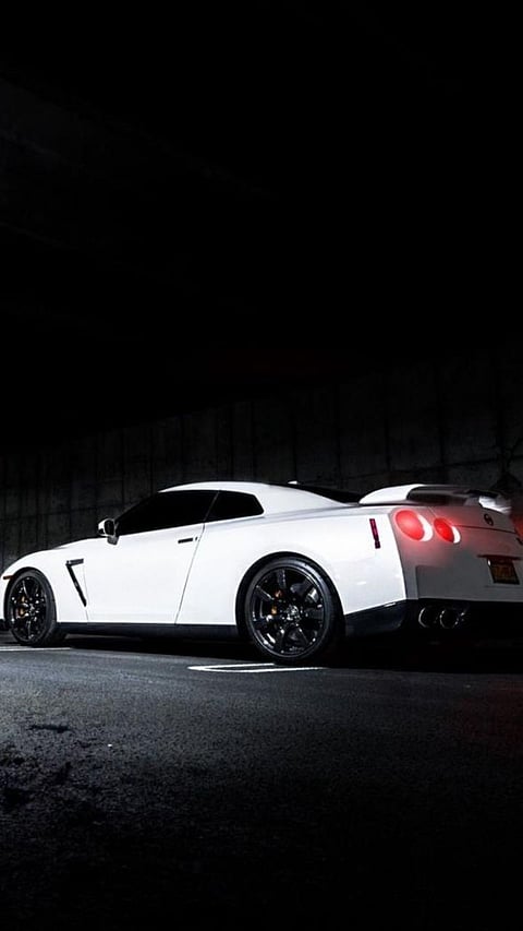 8 Sports Cars that have better pick up than Ferrari