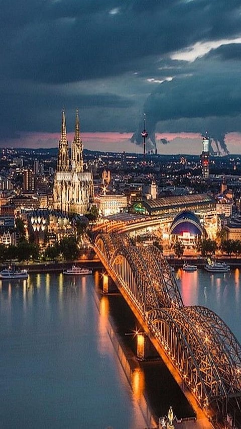 List of top 9 tourist destinations in the world.
