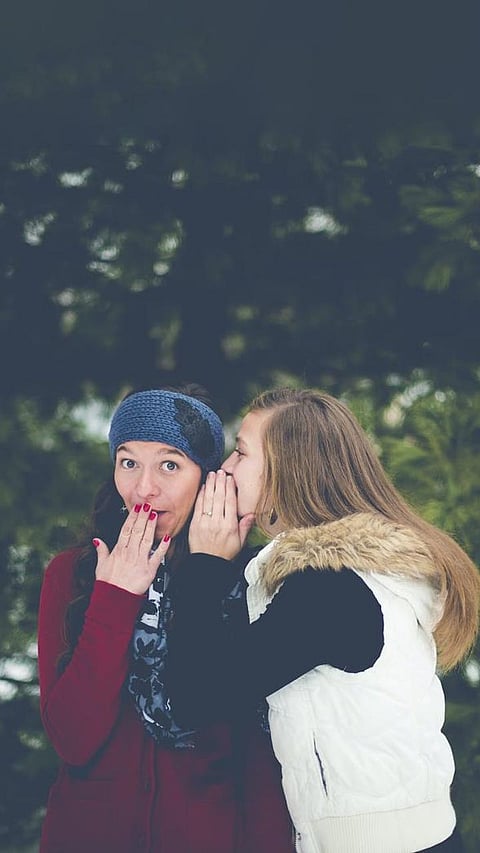 8 ways to tell if someone is Lying