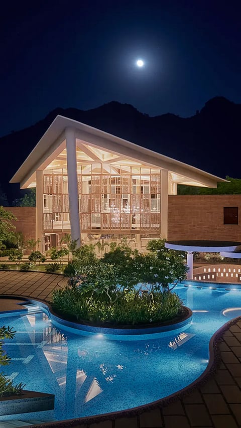 9 Most Luxurious Hotels in Udaipur & Their Cost