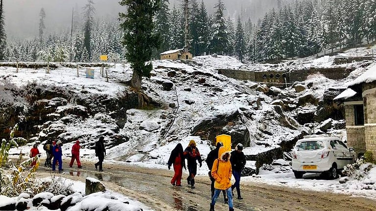 Manali to become Winter Wonderland on New Year's Eve with snowfall