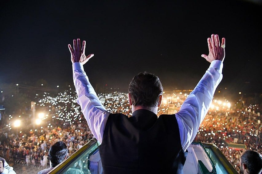 Showdown expected as Imran calls lakhs of supporters at voting