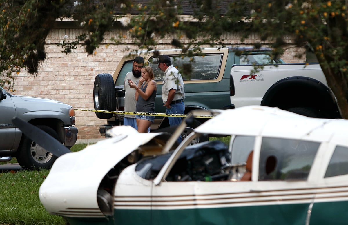 2 killed in small plane crash in Texas