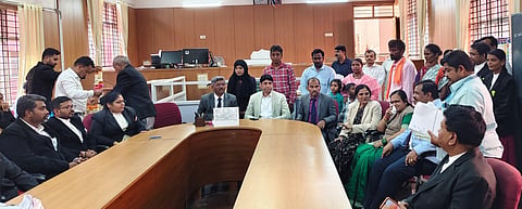 The National Lok Adalat was held under the guidance of N.V. Vijaya, the Principal District and Sessions Judge of Dharwad district.