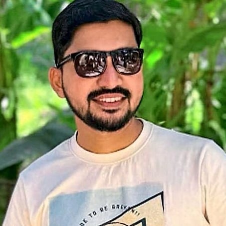 ಮಸ್ಕತ್‌ನಲ್ಲಿ ಉದ್ಯೋಗಿ