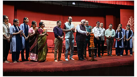 ಉಡುಪಿಯ ಪೂರ್ಣಪ್ರಜ್ಞ ಕಾಲೇಜ್​ನಲ್ಲಿ ವಿದ್ಯಾರ್ಥಿ ಸಂಘವನ್ನು ಡಾ. ಜಿ.ಎಸ್​. ಚಂದ್ರಶೇಖರ್​ ಉದ್ಘಾಟಿಸಿದರು. ಡಾ. ಮಿಥುನ್​ ಎಸ್​., ಡಾ. ಪಿ.ಎಸ್​. ಐತಾಳ್​, ಡಾ. ರಾಮು ಎಲ್​., ಡಾ. ಮಂಜುನಾಥ್​ ಕರಬ, ಡಾ.ಆನಂದ್​ ರಾಯಮಾನೆ, ಸುಮಲತಾ, ಪ್ರತಿಭಾ ಆಚಾರ್ಯ,ಡಾ. ವಿನಯಕುಮಾರ್​ ಇತರರಿದ್ದರು.