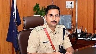  ಜಿಲ್ಲಾ ರಕ್ಷಣಾಧಿಕಾರಿ ರಂಜಿತ್‌ಕುಮಾರ್ ಬಂಡಾರು ಅವರನ್ನು ಬುಧವಾರ ರಾಜ್ಯ ಸರ್ಕಾರ ವರ್ಗಾವಣೆ ಮಾಡಿ ಆದೇಶಿಸಿದೆ. 