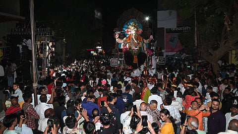ಹುಬ್ಬಳ್ಳಿ ದಾಜಿಬಾನಪೇಟನಲ್ಲಿ ಶ್ರೀ ಗಣೇಶ ವಿಗ್ರಹ ವಿಸರ್ಜನೆ ಮೆರವಣಿಗೆ ಸಂಭ್ರಮ.