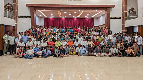 ಉಡುಪಿಯಲ್ಲಿ ಸಾರ್ವಜನಿಕ ಶ್ರೀ ಗಣೇಶೋತ್ಸವ ಸಮಿತಿ ಕಡಿಯಾಳಿಯ ವಜ್ರ ಮಹೋತ್ಸವದ ಸಮಾಪನಾ ಸಭೆ ನಡೆಯಿತು. ಯಶ್​ಪಾಲ್​ ಸುವರ್ಣ, ಡಾ. ಕಟ್ಟೆ ರವಿರಾಜ ಆಚಾರ್ಯ, ಕೆ. ರಾಘವೇಂದ್ರ ಕಿಣಿ, ಪ.ವಸಂತ್​ ಭಟ್​, ಗಿರೀಶ್​ ಅಂಚನ್​, ಸತೀಶ್​ ಕುಲಾಲ್​, ಎಂ.ವಲ್ಲಭ ಭಟ್​ ಹಾಗೂ ಪದಾಧಿಕಾರಿಗಳು ಇದ್ದರು.
