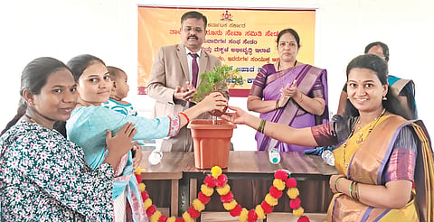 ಸೇಡಂನಲ್ಲಿ ಆಯೋಜಿಸಿದ ರಾಷ್ಟ್ರೀಯ ಪೌಷ್ಟಿಕ ಆಹಾರ ಸಪ್ತಾಹ ಕಾರ್ಯಕ್ರಮವನ್ನು ನ್ಯಾಯಾಧೀಶ ಶ್ರೀನಿವಾಸ ನವಲೆ ಉದ್ಘಾಟಿಸಿದರು. ಅನುರಾಧ ಪಾಟೀಲ್​, ಮೀನಾ ಪಾಟೀಲ್​ ಇದ್ದರು. 