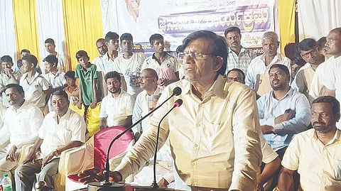 ಹಿರೇಮ್ಯಾಗೇರಿ ಗ್ರಾಮದಲ್ಲಿ ಹಮ್ಮಿಕೊಂಡಿದ್ದ ಜನಸೇವಾ ಕಾರ್ಯಕ್ರಮದಲ್ಲಿ ಸಚಿವ ಬಸವರಾಜ ರಾಯರಡ್ಡಿ ಮಾತನಾಡಿದರು. 