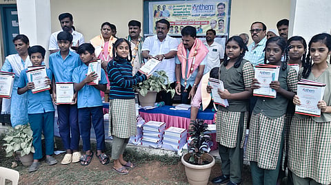  ವಿದ್ಯಾರ್ಥಿಗಳಿಗೆ ಉಚಿತ ನೋಟ್‌ಬುಕ್ ಹಾಗೂ ಕಲಿಕಾ ಸಾಮಗ್ರಿ ವಿತರಣೆ