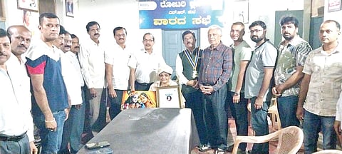 ಎನ್.ಆರ್.ಪುರದಲ್ಲಿ ಆಯೊಜಿಸಿದ್ದ ಕಾರ್ಯಕ್ರಮದಲ್ಲಿ ಪಿ.ವಿ.ಸೌಮ್ಯಾ ಅವರನ್ನು ಸನ್ಮಾನಿಸಲಾಯಿತು.  ವಿದ್ಯಾನಂದಕುಮಾರ್,  ಶಿವಕುಮಾರ್, ಕೆ.ಪಿ.ಮನೋಜ್‌ಕುಮಾರ್, ಅಭಿಷೇಕ್ ಇದ್ದರು.