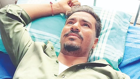 ಗಾಯಗೊಂಡಿದ್ದ ಸೆಸ್ಕ್ ಪವರ್‌ಮನ್ ಸಾಗರ್ ಅವರನ್ನು ಕೊಳ್ಳೇಗಾಲ ಸರ್ಕಾರಿ ಉಪವಿಭಾಗ ಆಸ್ಪತ್ರೆಯಲ್ಲಿ ಚಿಕಿತ್ಸೆಗೆ ದಾಖಲಾಗಿತ್ತು. 