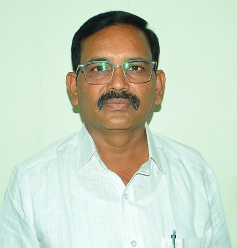 ಡಾ.ರವೀಂದ್ರನಾಥ ಹೊಸಮನಿ 