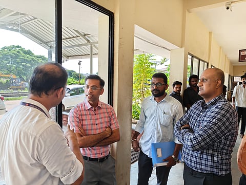 
ನೈಋತ್ಯ ರೈಲ್ವೆ ಮೈಸೂರು ವಿಭಾಗದ ಎಡಿಆರ್‌ಎಂ ಶಮ್ಮಾಸ್ ಹಮೀದ್ ಗುರುವಾರ ಮಂಗಳೂರು ರೈಲ್ವೆ ನಿಲ್ದಾಣಕ್ಕೆ ಭೇಟಿ ನೀಡಿ ಪರಿಶೀಲನೆ ನಡೆಸಿದರು.