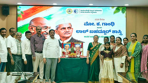 ಮಹನೀಯರ ತ್ಯಾಗ, ಬಲಿದಾನ ಸ್ಮರಿಸೋಣ: ಸೆಸ್ಕ್ ಅಧ್ಯಕ್ಷ ರಮೇಶ್ ಬಂಡಿಸಿದ್ದೇಗೌಡ  