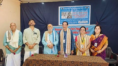ದ.ಕನ್ನಡ ಅಂಧರ ಸೇವಾ ಸಂಘದಿಂದ ನೇತ್ರ ತಪಾಸಣಾ ಶಿಬಿರದಲ್ಲಿ ಅಧ್ಯಕ್ಷ  ಪಿ.ರವೀಂದ್ರರಾವ್, ಸುಮನಾ ಘಾಟೆ, ಪ್ರದೀಪ್ ಪಾಟಕ್, ಶೋಭಾ ರಾವ್ ಮೊದಲಾದವರಿದ್ದರು. 