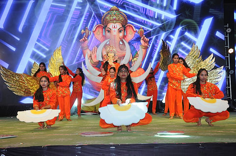 ದಸರಾ ಯುವ ಸಂಭ್ರಮದಲ್ಲಿ ವಿದ್ಯಾರ್ಥಿಗಳು ಆಕರ್ಷಕ ನೃತ್ಯ ಪ್ರದರ್ಶನ ನೀಡಿದರು