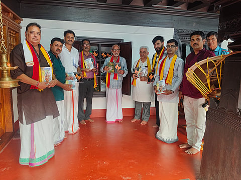  ಸಾಹಿತ್ಯ ಪಟ್ಟಾಂಗ ಕಾರ್ಯಕ್ರಮದಲ್ಲಿ ಸಾಹಿತಿ ಶ್ರೀಧರ ಡಿ.ಎಸ್. ಬರೆದ ಬೆಂಗಳೂರು ಸಾಹಿತ್ಯ ಭಂಡಾರ ಪ್ರಕಟಿಸಿರುವ ಕಾದಂಬರಿ ಗಾಂಡೀವಿ, ದಾಮೋದರ ಶೆಟ್ಟಿ ಇರುವೈಲು ಬರೆದಿರುವ ಮರೆತ ಅಪರಂಜಿಗಳು ಕೃತಿ ಬಿಡುಗಡೆಗೊಳಿಸಲಾಯಿತು. ನಿವೃತ್ತ ಪ್ರಾಂಶುಪಾಲ ಪ್ರೊ.ಕೃಷ್ಣಮೂರ್ತಿ, ಪುರುಷೋತ್ತಮ ಕೋಟ್ಯಾನ್ ಮೊದಲಾದವರಿದ್ದರು.