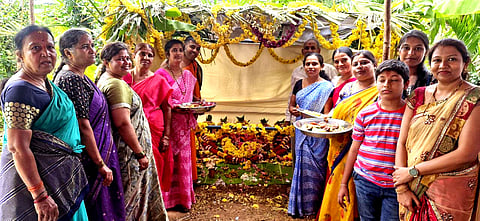ಕಿಕ್ಕೇರಿಯಲ್ಲಿನ ನೇಕಾರ ಲಕ್ಷ್ಮೀದೇವಿ ವಾರ್ಷಿಕ ಪೂಜೆಯನ್ನು ಶ್ರದ್ಧಾಭಕ್ತಿಯಿಂದ ಭಾನುವಾರ ಭಕ್ತರು ಪೂಜಿಸಿದರು. 