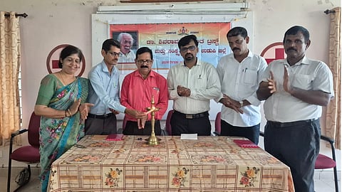 ಉಡುಪಿಯಲ್ಲಿ ಆಯೋಜಿಸಿದ್ದ ಕಾರಂತರ ಕುರಿತ ವಿವಿಧ ಸ್ಪರ್ಧಾ ಕಾರ್ಯಕ್ರಮವನ್ನು ರಮೇಶ್​ ಹಾಂಡ ಉದ್ಘಾಟಿಸಿದರು. ಡಾ.ಗಣನಾಥ್​ ಶೆಟ್ಟಿ ಎಕ್ಕಾರು, ಡಾ. ಭಾರತಿ ಮರವಂತೆ, ಡಾ.ಚೇತನ್​ ಶೆಟ್ಟಿ ಕೋವಾಡಿ, ಸತೀಶ್​ ಕೊಡವೂರು ಇದ್ದರು.