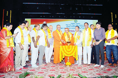 
Narayana Guru Yugapurusha: Education Minister Madhu Bangarappa is the color