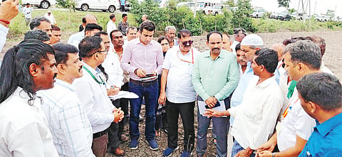 ಕೇಂದ್ರ ಸರ್ಕಾರದಿಂದ ಬರ ಪರಿಸ್ಥಿತಿ ಅವಲೋಕಿಸಲು ಬರ ಅಧ್ಯಯನ ತಂಡ ರಾಜ್ಯಕ್ಕೆ ಭೇಟಿ ನೀಡಿದ್ದು, ಸೋಮವಾರ ತಾಲೂಕಿನ ವಿವಿಧೆಡೆ ಅಧ್ಯಯನ ನಡೆಸಿತು. 