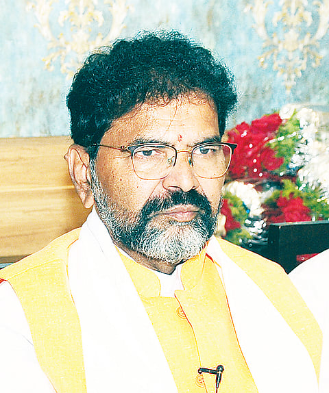 Accusation of theft over failure to secure votes: Legislative Council Leader of the Opposition Chalavadi Narayanaswamy lashes out at the Congress.