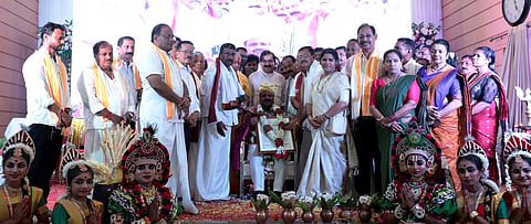 ಆರೋಗ್ಯ ಸಚಿವ ಯು.ಟಿ.ಖಾದರ್ ಅವರಿಗೆ ಗಟ್ಟಿ ಸಮಾಜ ಅಭಿನಂದನಾ ಸಮಿತಿಯಿಂದ ಅಭಿನಂದಿಸಲಾಯಿತು. ಶ್ರೀಧಾಮ ಮಾಣಿಲದ ಶ್ರೀ ಮೋಹನದಾಸ ಪರಮಹಂಸ ಸ್ವಾಮೀಜಿ, ಆಳ್ವಾಸ್ ಶಿಕ್ಷಣ ಪ್ರತಿಷ್ಠಾನ ಅಧ್ಯಕ್ಷ ಡಾ.ಎಂ.ಮೋಹನ್ ಆಳ್ವ ಉಪಸ್ಥಿತರಿದ್ದರು.
