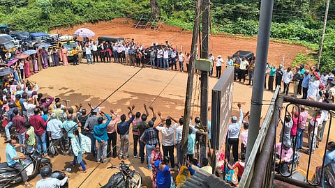 ಸಿಎನ್‌ಸಿಯಿಂದ ಮಾನವ ಸರಪಳಿ