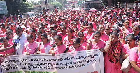 Aasha worker protest